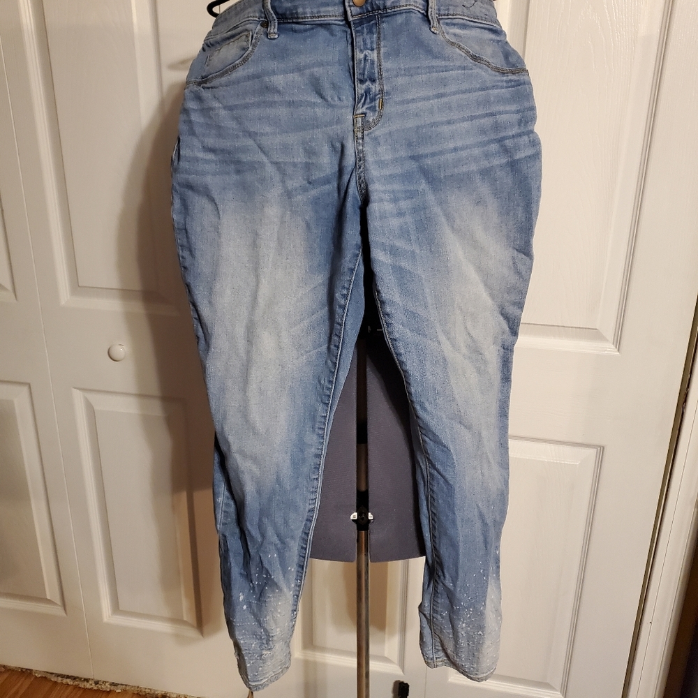14W Ava & Viv Distressed Jeggings
